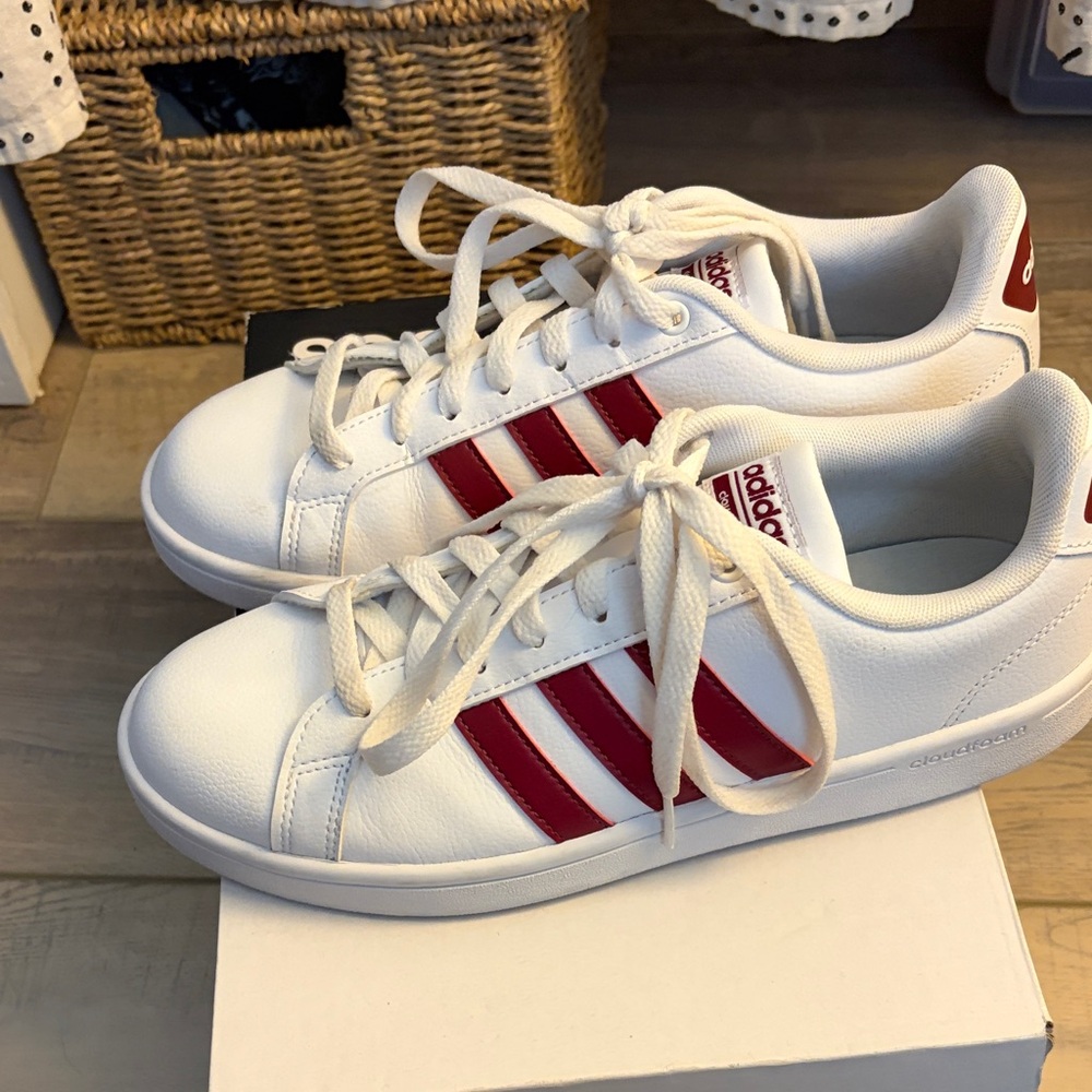 Adidas Classic White and Maroon Shoes - Picture 2 of 7